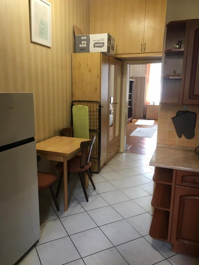 Cozy Flat At Stadionok M Station Budapest Eksteriør billede